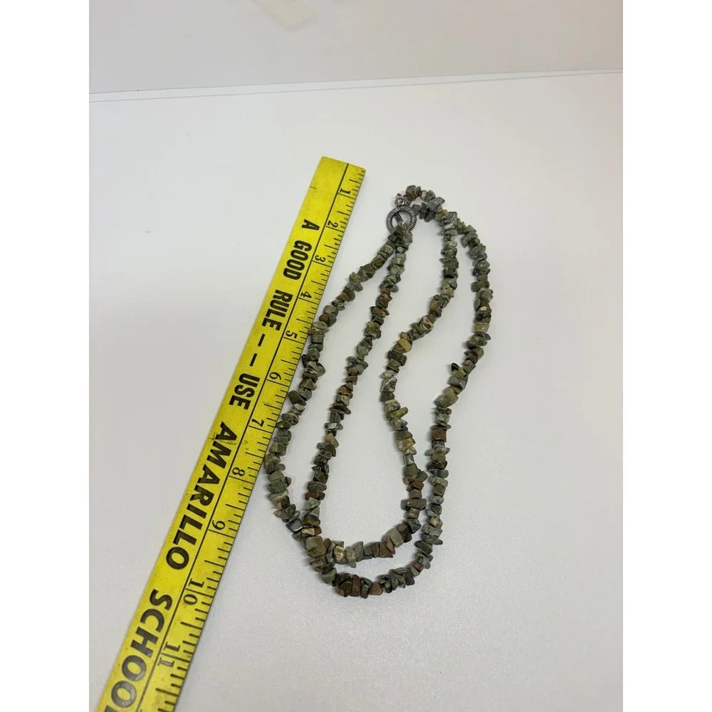 Natural Green Stone Chip Double Strand Necklace Silver Tone Toggle Clasp